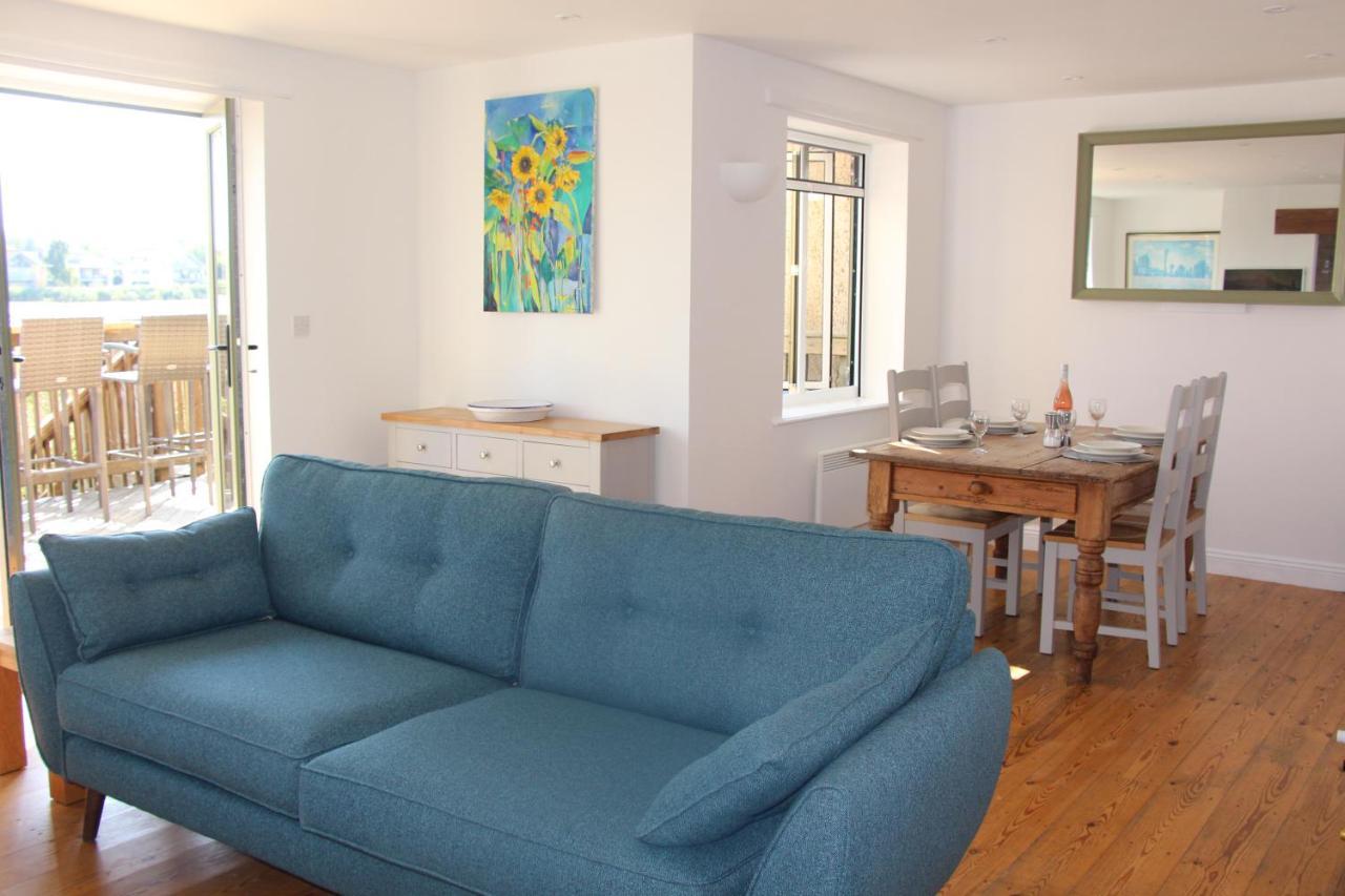 Coot Cottage - Holiday House With Fantastic Lake Views Somerford Keynes Exterior foto